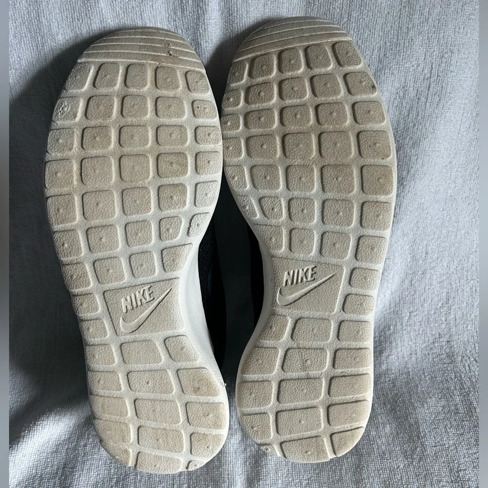 Nike Roshe One (Roshe Run) Sneakers Men’s 8.5 Black - Picture 6 of 8